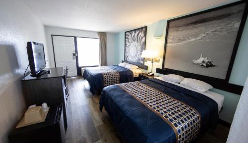 Queen Room with Two Queen Beds - Non-Smoking