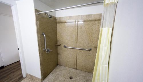 King Room - Disability Access - Non-Smoking