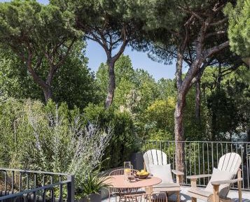 King Room with Balcony