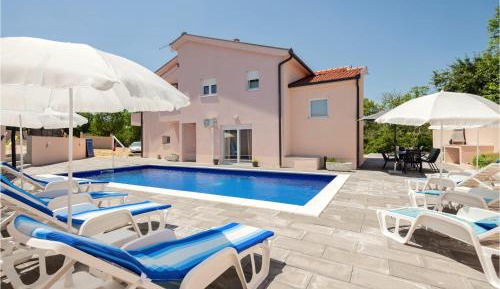 Four-Bedroom Holiday Home