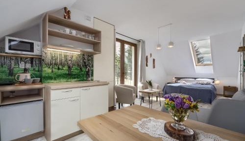 One-Bedroom Apartment with Garden View