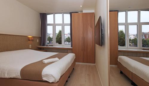 Family suite with bunk beds