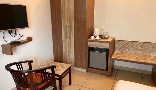Deluxe Double Room (2 Adults + 1 Child)