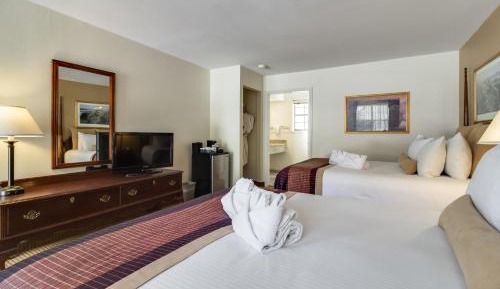 Queen Room with Two Queen Beds, River Walk Building