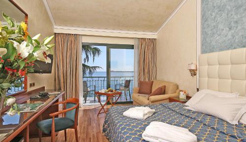 Superior Double or Twin Room with Lake View