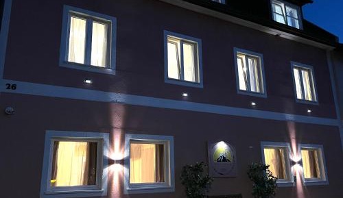 Apartment (3 Adults)