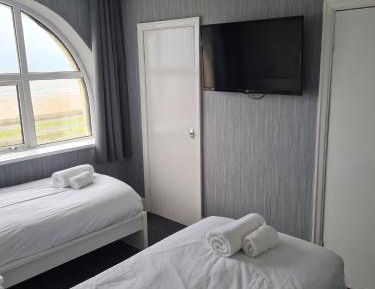 Twin Room with Sea View