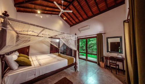 Deluxe Double Room with Extra Bed