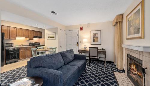 Queen Suite