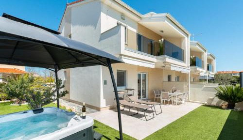 Villa - Beach Front