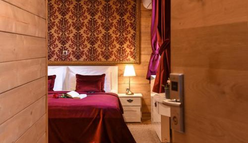 Deluxe Suite with Spa Bath
