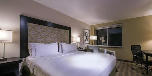 King Room - Hearing Accessible