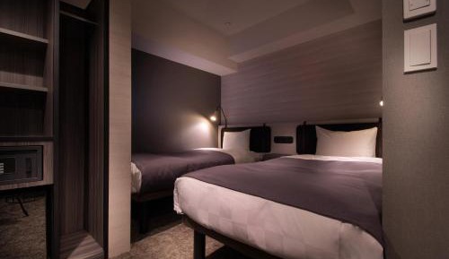 Twin Room with View