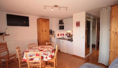 Apartment (6 Adults)