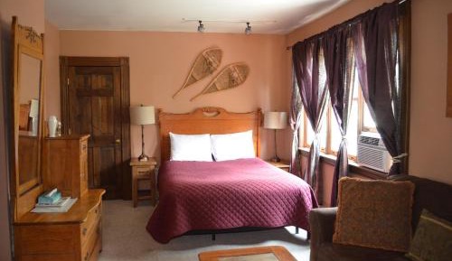 Queen Suite with Balcony