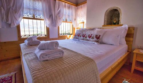 Deluxe King Suite
