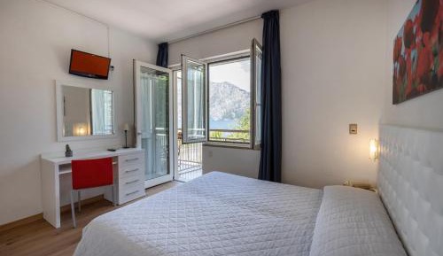 Double Room with Lake View