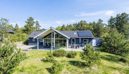 Three-Bedroom Holiday Home 