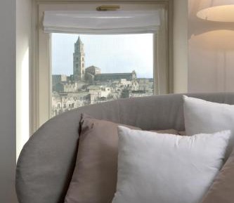Queen Suite with Spa Bath