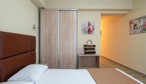 King Studio with Sofa Bed