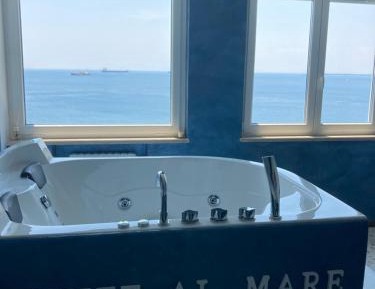 King Room with Spa Bath