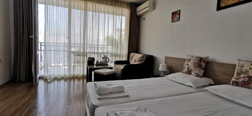  Double Room with Balcony and Sea View