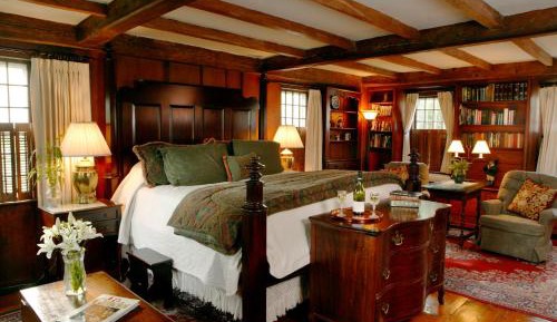 Deluxe King Room with Fireplace - Cottage (Hiram Harding)