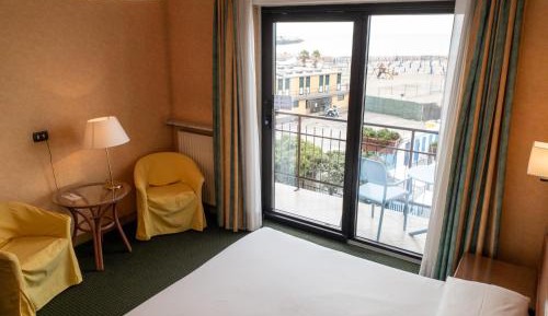 Double Room with Balcony and Sea View