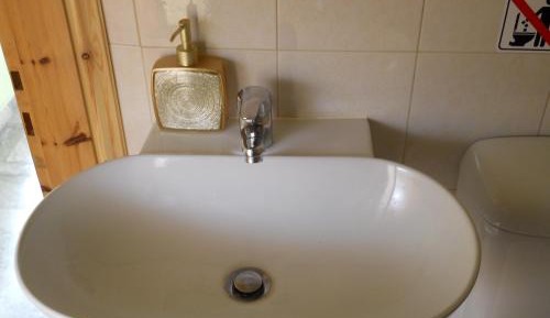 Complex of Rooms with Shared Bathroom