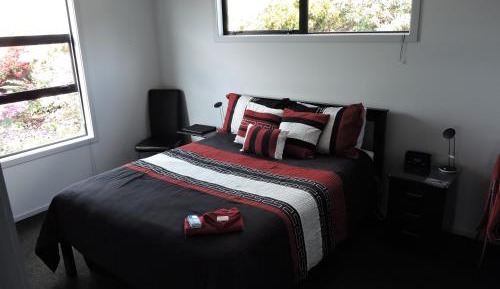 Queen Room with Shared Bathroom