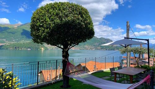 Two-Bedroom Apartment with Lake View