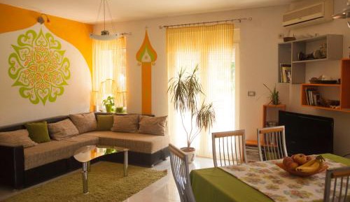 Apartment with Garden View