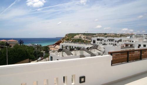 Three-Bedroom Apartment with Rooftop Terrace