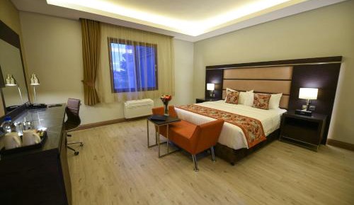 Deluxe King Room
