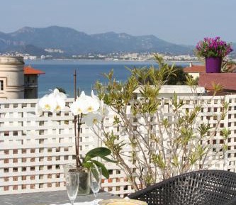 One-Bedroom Apartment with Terrace