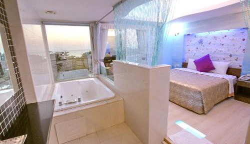 Deluxe Double Room with Balcony and Sea View