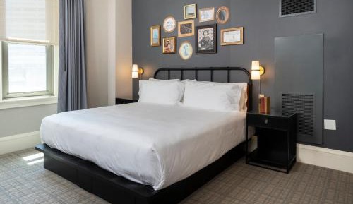 Queen Room