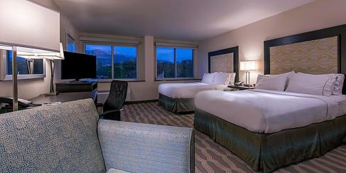 Standard Room with Two Queen Beds - Communications Accessible Tub