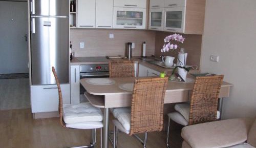 One-Bedroom Apartment with Balcony