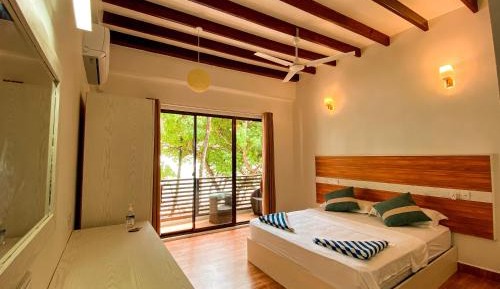 Deluxe Double Room with Balcony and Sea View