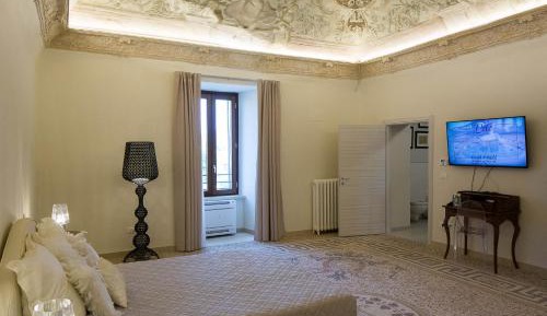 Superior King Suite