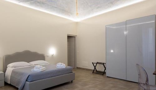 Deluxe Queen Suite