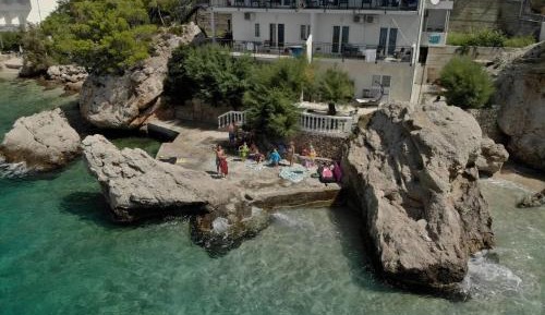 Studio Apartment with Sea View