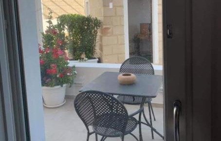 Apartment with Garden View