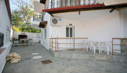 Two-Bedroom Apartment (5 Adults)