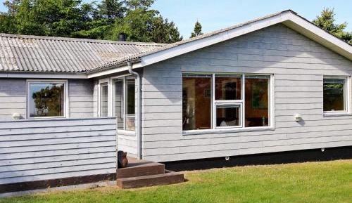 Three-Bedroom Holiday Home 