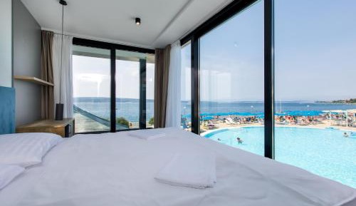 Superior Double or Twin Room with Pool View
