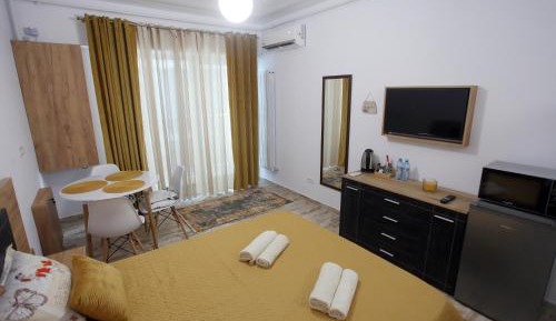 Deluxe Studio