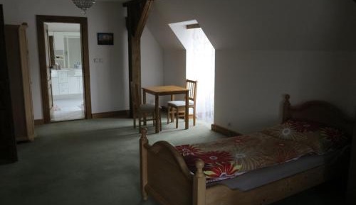 Twin Room with Private Bathroom