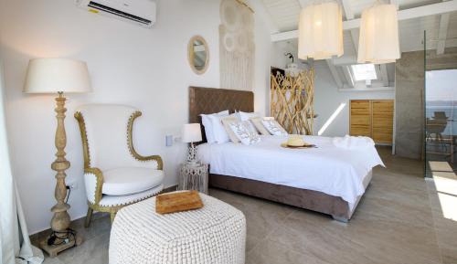 Deluxe Double Room with Balcony and Sea View